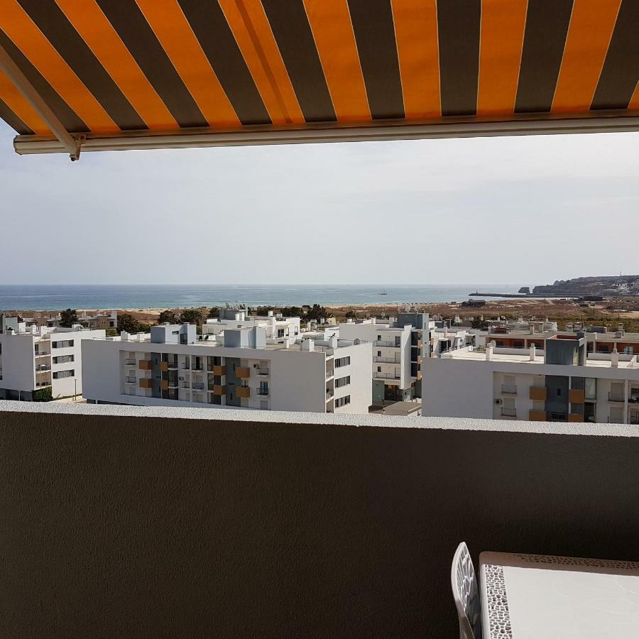 Vue panoramique sur mer Condominio Do mar Lagos Extérieur photo